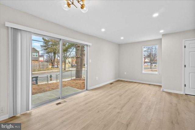 1360 BARNABY TER SE, Washington, DC 20032