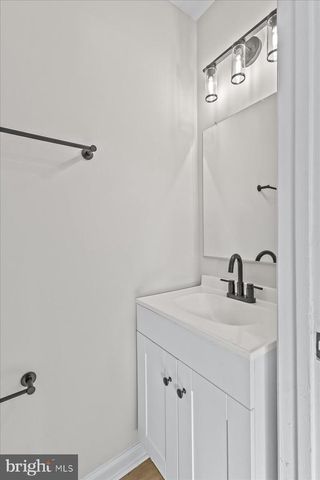 1360 BARNABY TER SE, Washington, DC 20032