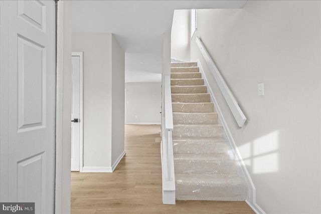 1360 BARNABY TER SE, Washington, DC 20032