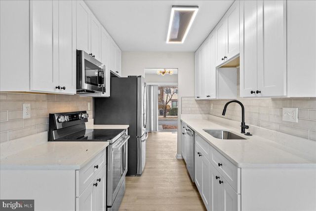 1360 BARNABY TER SE, Washington, DC 20032