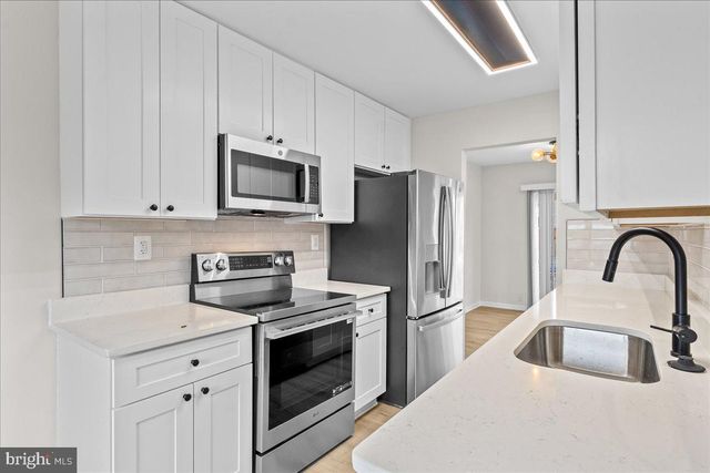 1360 BARNABY TER SE, Washington, DC 20032