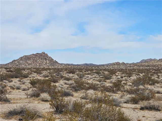 402 Rose Ln., Lucerne Valley, CA 92356