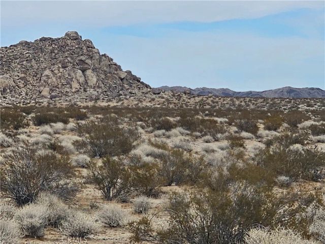 402 Rose Ln., Lucerne Valley, CA 92356