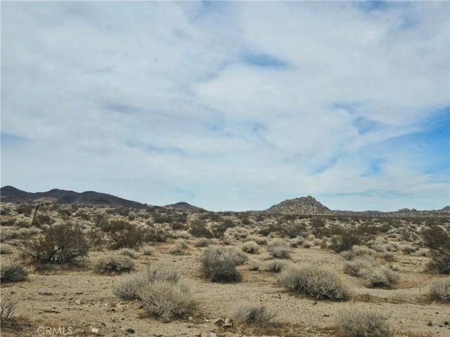 402 Rose Ln., Lucerne Valley, CA 92356