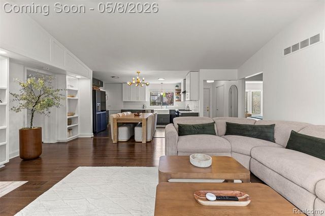 34048 Fonville Drive, Livonia, MI 48152