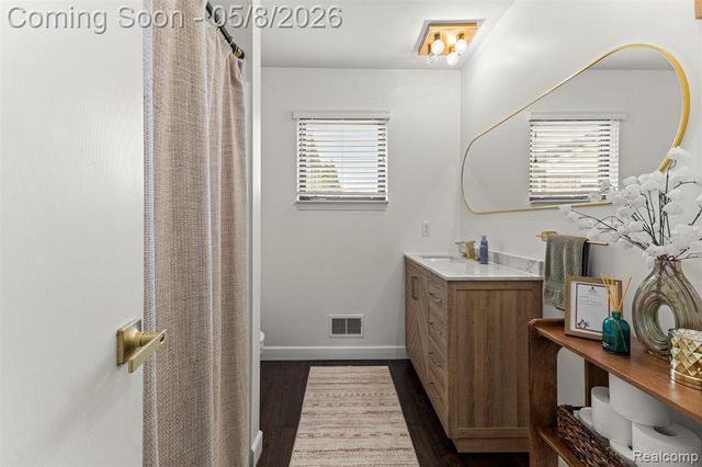 34048 Fonville Drive, Livonia, MI 48152