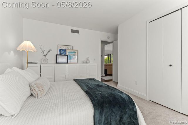 34048 Fonville Drive, Livonia, MI 48152