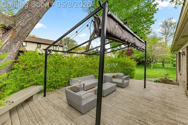 34048 Fonville Drive, Livonia, MI 48152