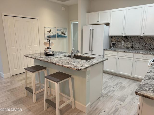 263 Island Breeze Avenue, Daytona Beach, FL 32124