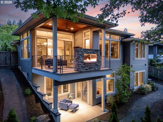 893 CEDAR St, Lake Oswego, OR 97034