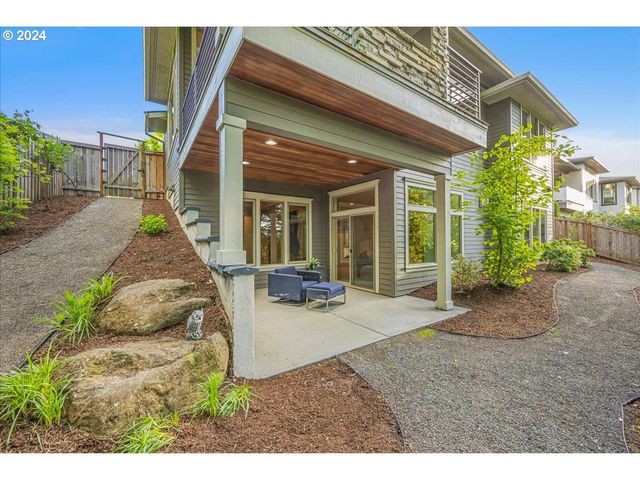 893 CEDAR St, Lake Oswego, OR 97034