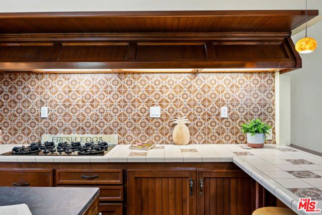 2171 Mckain Street, Calabasas, CA 91302