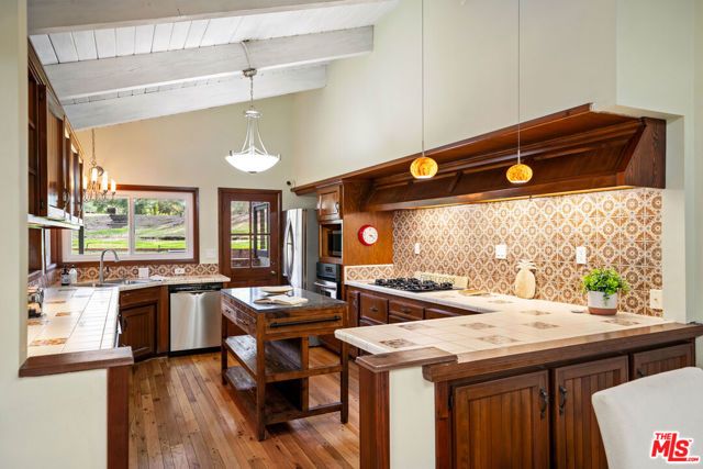 2171 Mckain Street, Calabasas, CA 91302