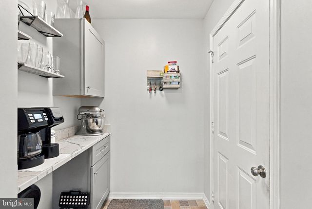 7101 WESTMORELAND DR, Warrenton, VA 20187