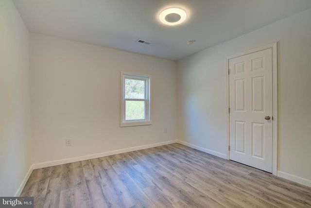 10061 KINGS, Montross, VA 22520