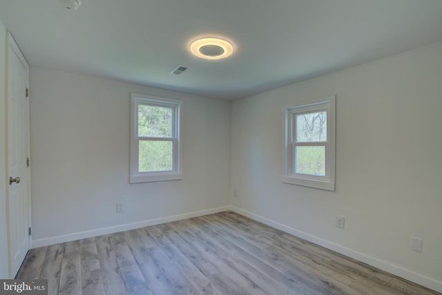 10061 KINGS, Montross, VA 22520