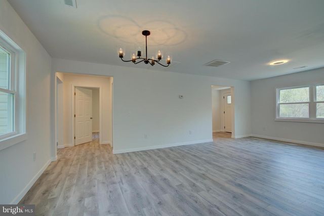 10061 KINGS, Montross, VA 22520