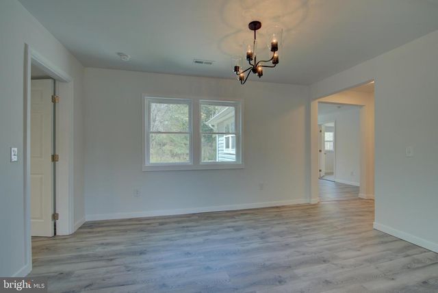 10061 KINGS, Montross, VA 22520