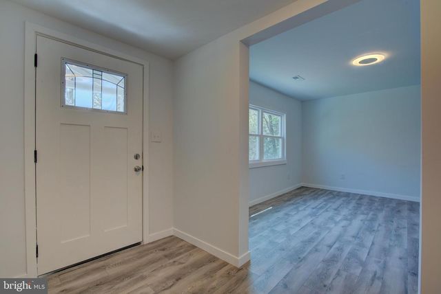 10061 KINGS, Montross, VA 22520