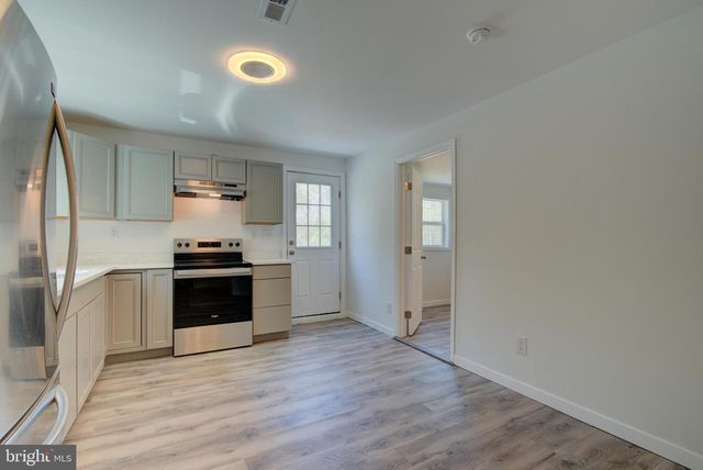 10061 KINGS, Montross, VA 22520