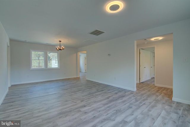 10061 KINGS, Montross, VA 22520