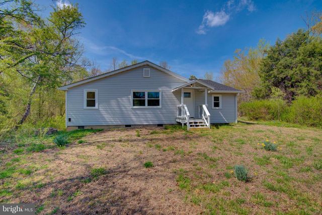 10061 KINGS, Montross, VA 22520