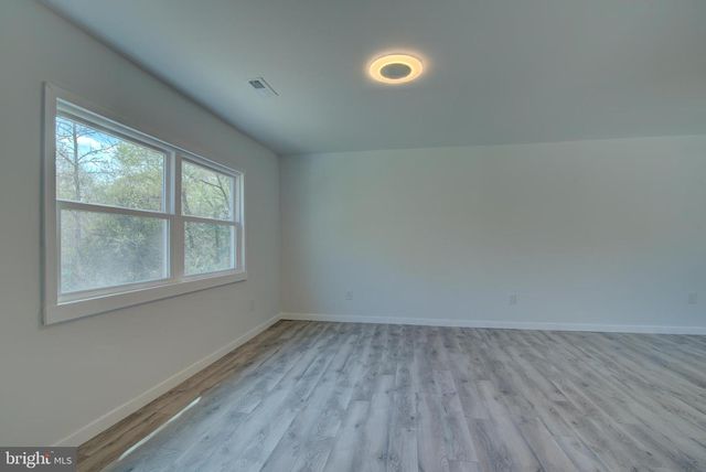 10061 KINGS, Montross, VA 22520