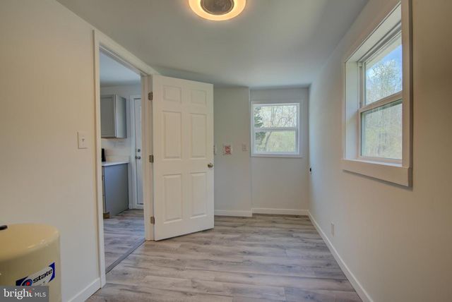 10061 KINGS, Montross, VA 22520