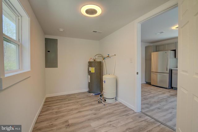 10061 KINGS, Montross, VA 22520