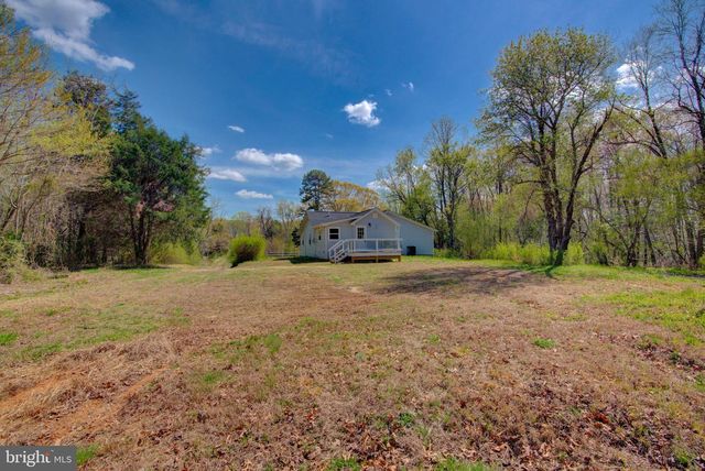 10061 KINGS, Montross, VA 22520