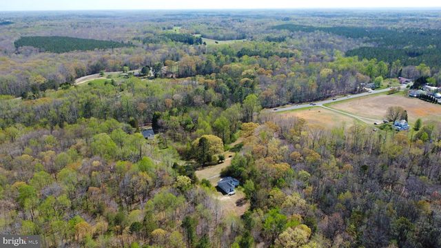 10061 KINGS, Montross, VA 22520