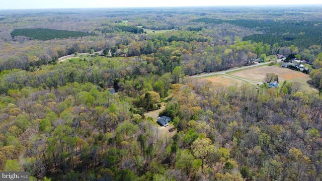 10061 KINGS, Montross, VA 22520