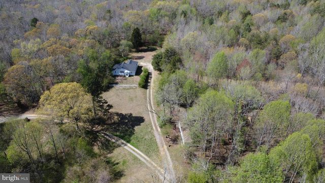 10061 KINGS, Montross, VA 22520