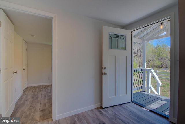 10061 KINGS, Montross, VA 22520