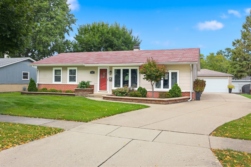 382 Maple Lane, Elk Grove Village, IL 60007 — exterior
