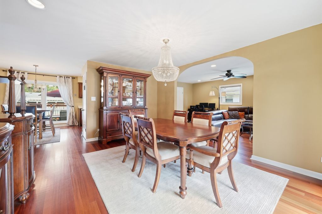 382 Maple Lane, Elk Grove Village, IL 60007 — photo 3