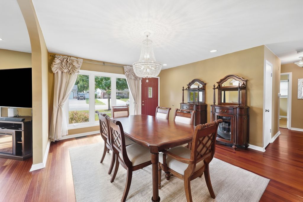 382 Maple Lane, Elk Grove Village, IL 60007 — photo 5