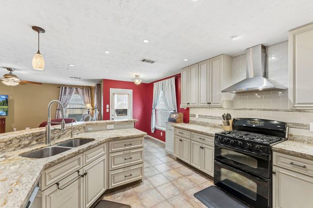 32119 Archer Park, Conroe, TX 77385