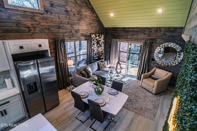 233 Cherokee Path Way, Sevierville, TN 37876
