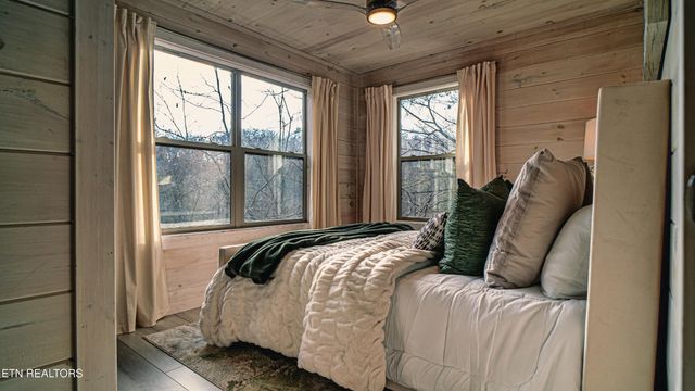 233 Cherokee Path Way, Sevierville, TN 37876