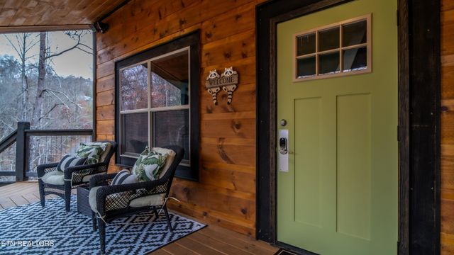 233 Cherokee Path Way, Sevierville, TN 37876