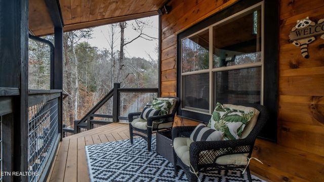 233 Cherokee Path Way, Sevierville, TN 37876