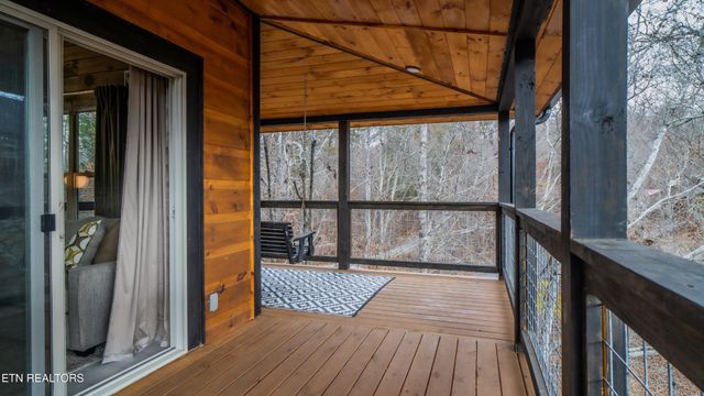 233 Cherokee Path Way, Sevierville, TN 37876