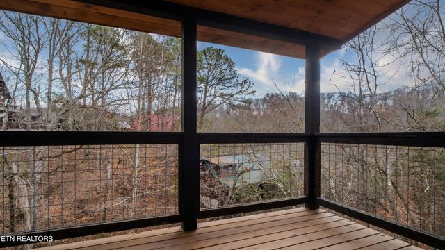 233 Cherokee Path Way, Sevierville, TN 37876