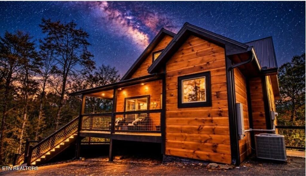 233 Cherokee Path Way, Sevierville, TN 37876