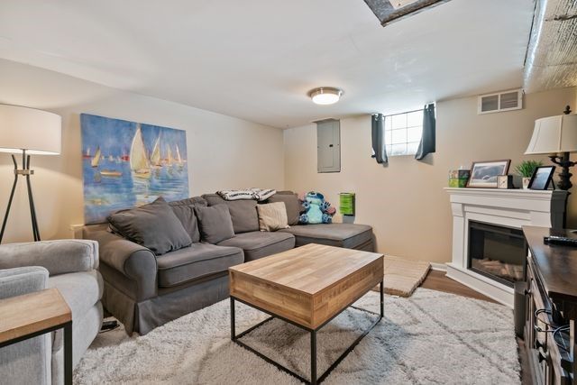 3130 E Hardies Rd, Hampton, PA 15044