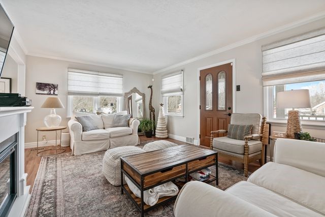 3130 E Hardies Rd, Hampton, PA 15044