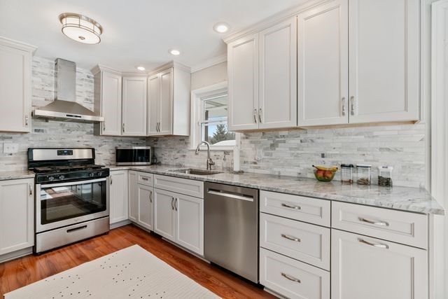 3130 E Hardies Rd, Hampton, PA 15044