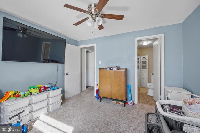 608 8TH AVE, Folsom, PA 19033