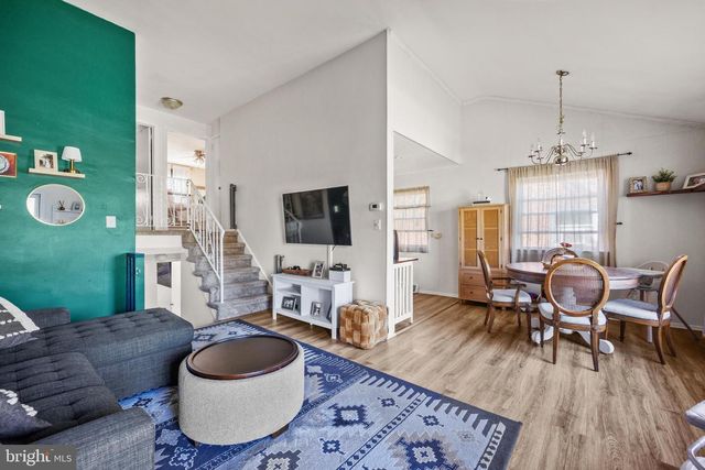 608 8TH AVE, Folsom, PA 19033